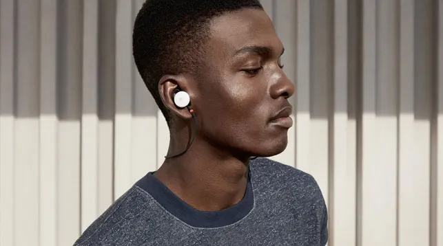 Google представила наушники Pixel Buds с возможностью синхронного перевода